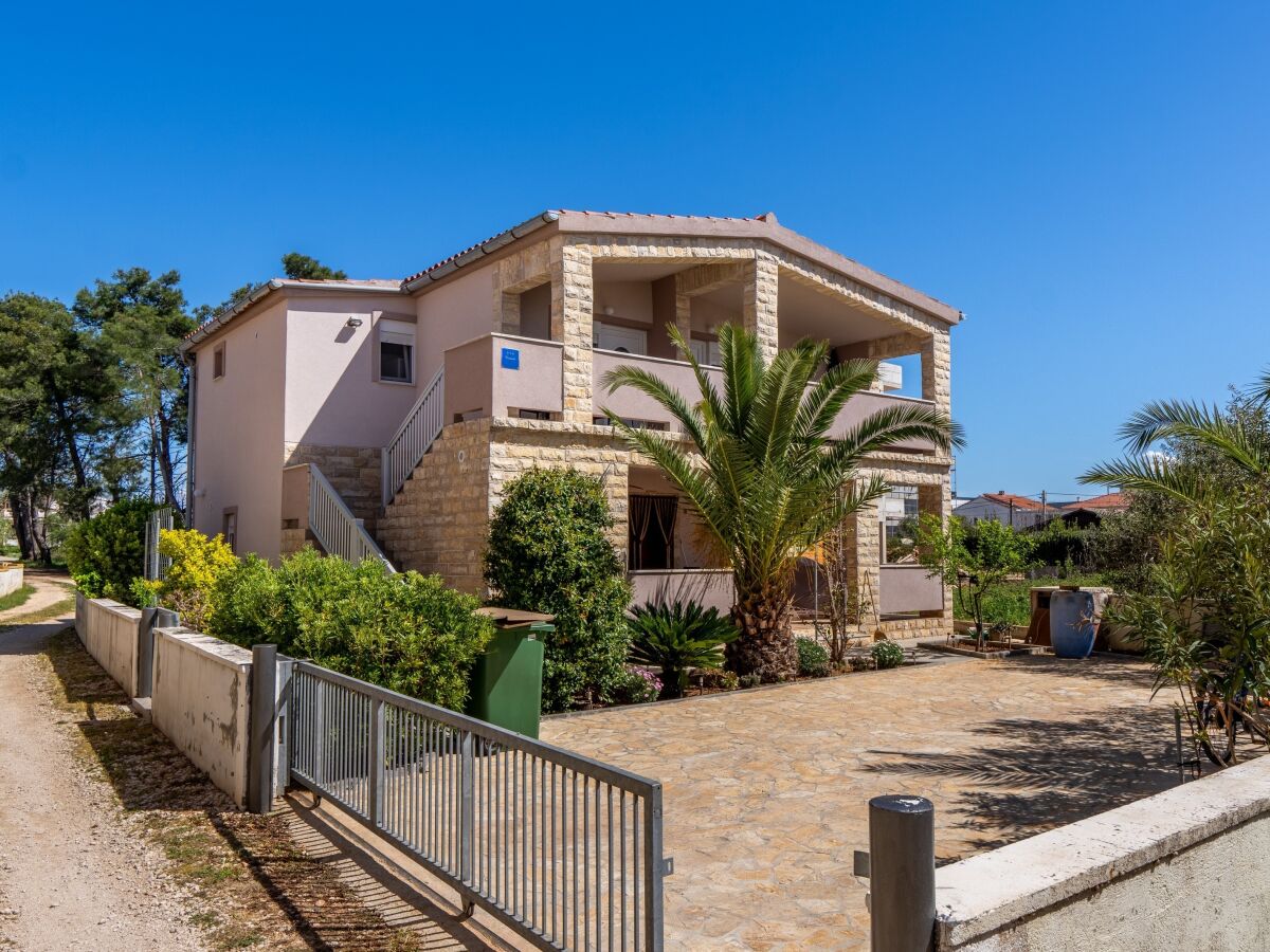 Apartment One bedroom apartment with air-conditioning Vir A-23025-b - Outdoor photo 2