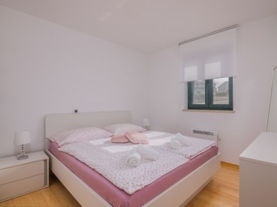 Apartment Two bedroom apartment with balcony and sea view Turčić, Krk A-23084-a - Outdoor photo 9