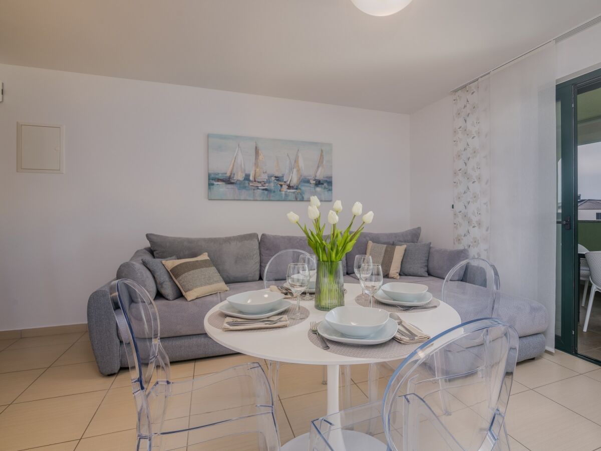 Apartment Two bedroom apartment with balcony Turčić, Krk A-23084-b