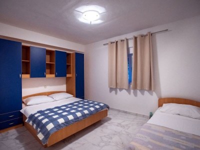 Apartment Two bedroom apartment with balcony Kampor, Rab A-23600-c - Outdoor photo 9