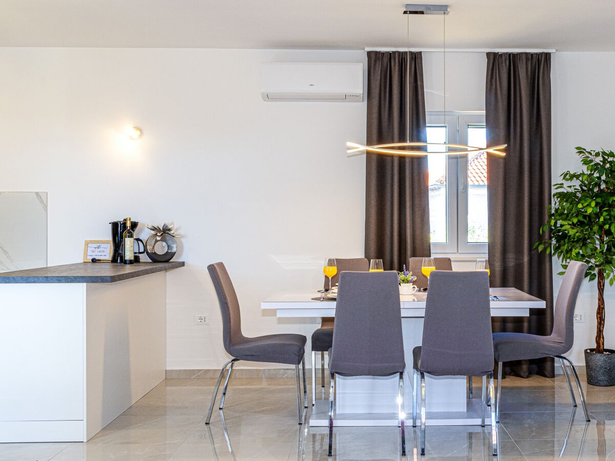 Apartment Two bedroom apartment with terrace and sea view Okrug Gornji, Čiovo A-23151-b