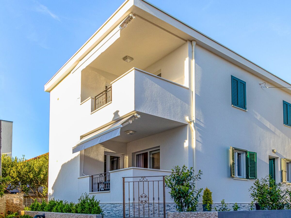 Apartment Two bedroom apartment with terrace and sea view Okrug Gornji, Čiovo A-23151-b - Outdoor photo 2