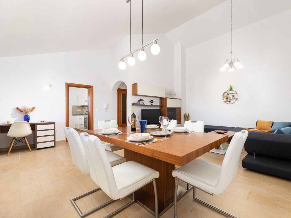 Apartment Two bedroom apartment with terrace Njivice, Krk A-23632-b