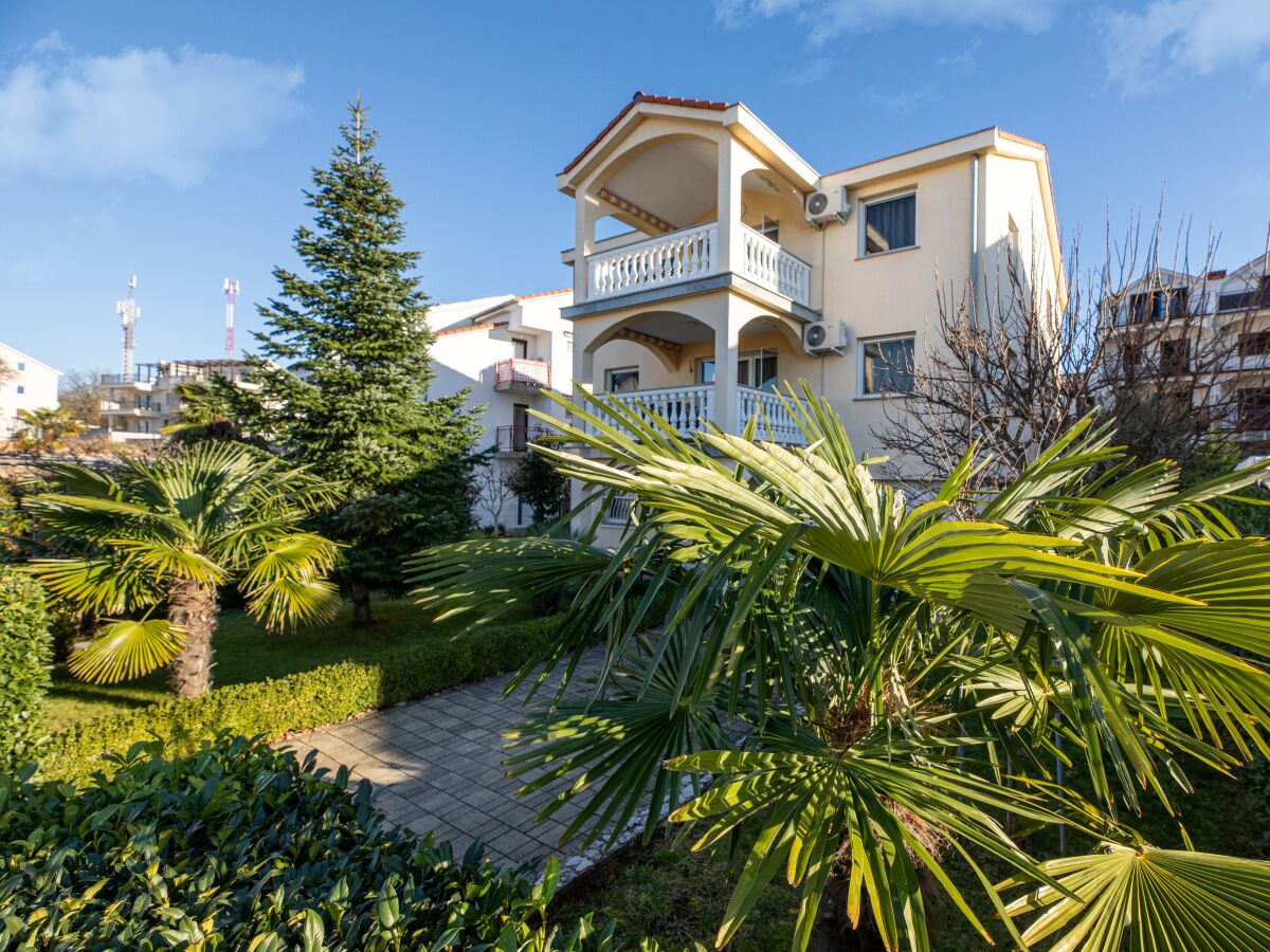 Apartment Two bedroom apartment with terrace Njivice, Krk A-23632-b - Outdoor photo 2