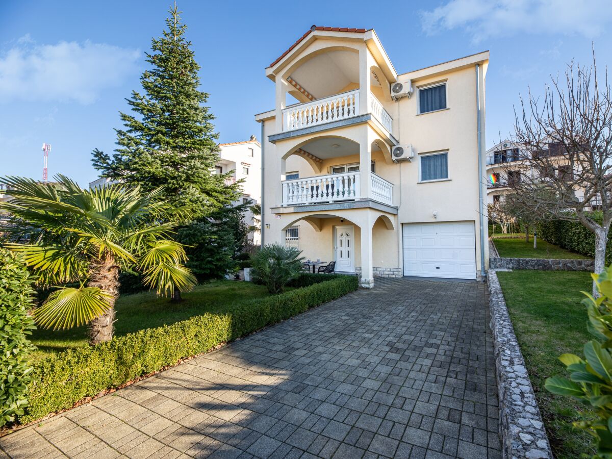 Apartment Two bedroom apartment with terrace Njivice, Krk A-23632-b - Outdoor photo 3