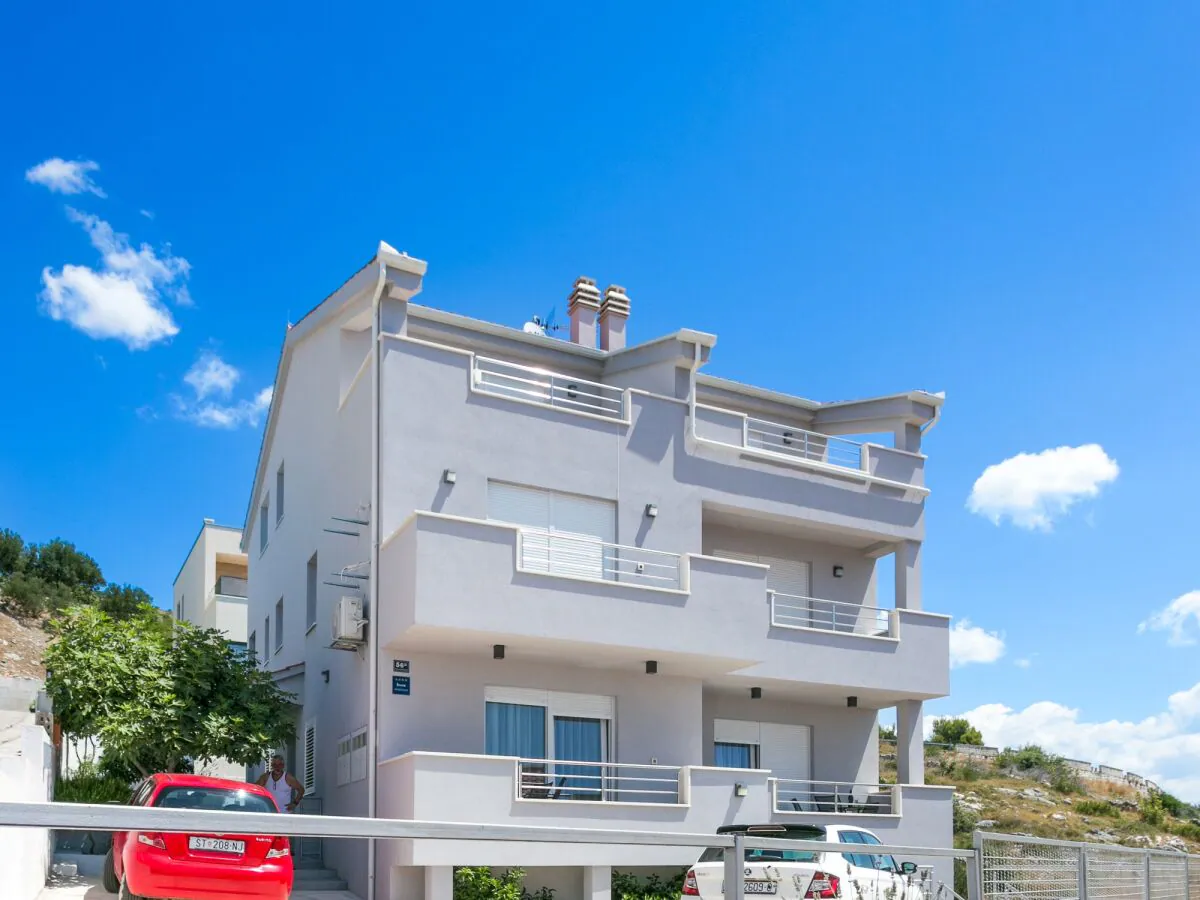 Apartment One bedroom apartment with balcony and sea view Seget Donji, Trogir A-23273-a - Outdoor photo 5