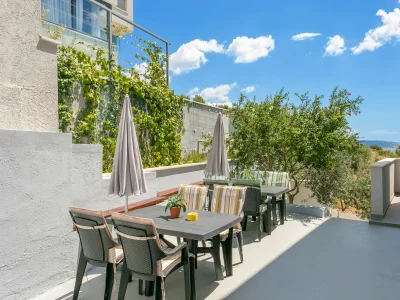 Apartment One bedroom apartment with balcony and sea view Seget Donji, Trogir A-23273-a - Outdoor photo 7