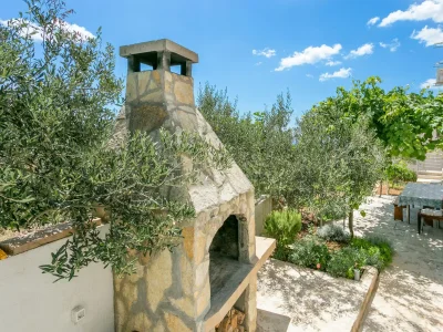 Apartment One bedroom apartment with balcony and sea view Seget Donji, Trogir A-23273-a - Outdoor photo 14