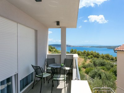 Apartment One bedroom apartment with balcony and sea view Seget Donji, Trogir A-23273-a - Outdoor photo 34