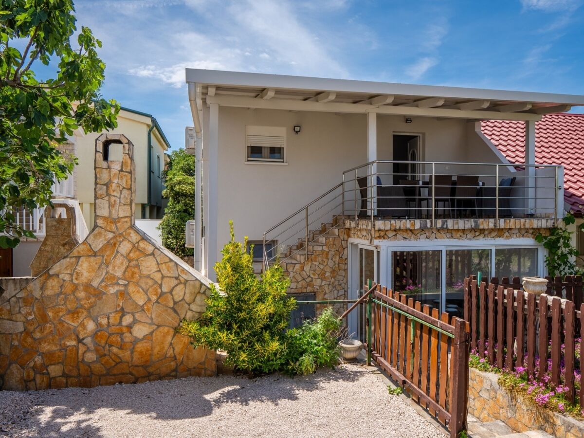 Apartment Two bedroom apartment with terrace Vir A-23251-a - Outdoor photo 2