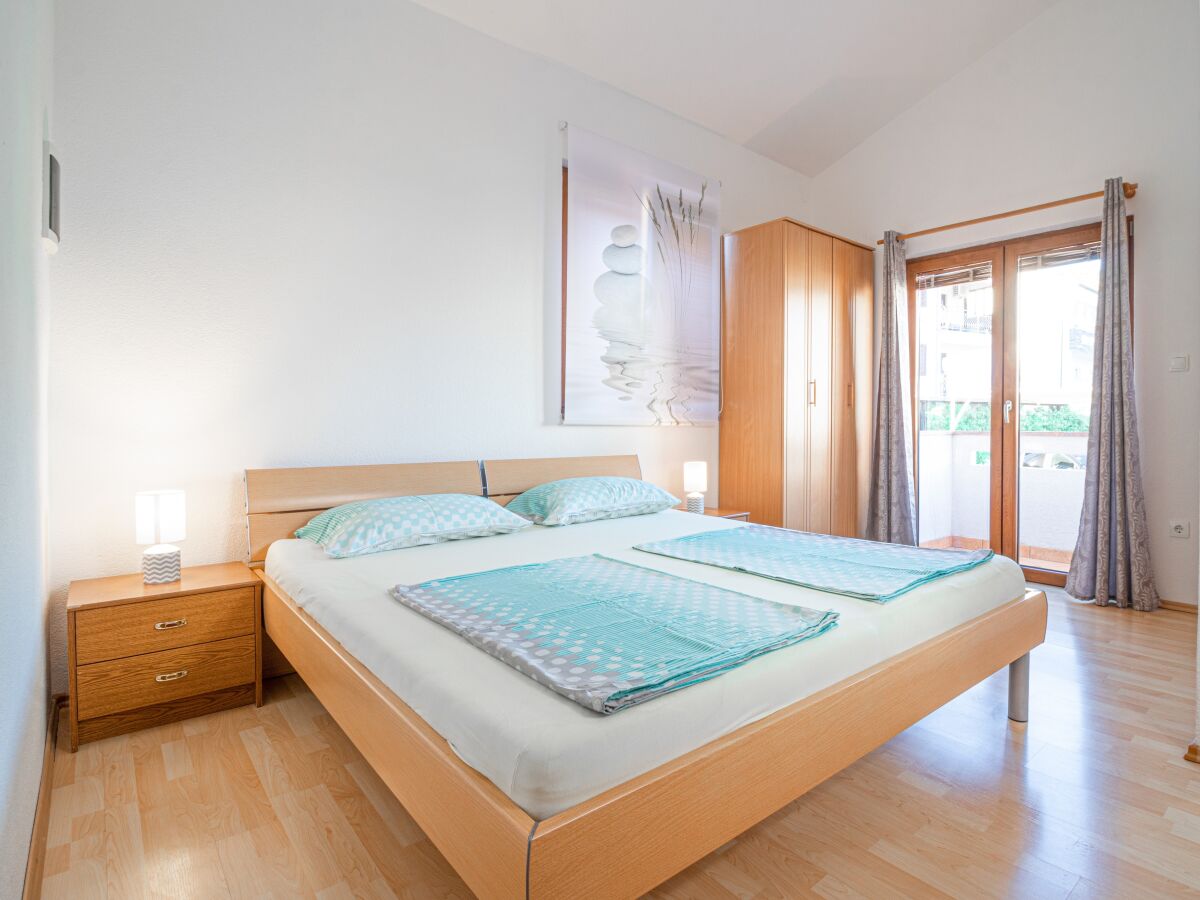 Apartment One bedroom apartment with balcony and sea view Baška, Krk A-23309-b