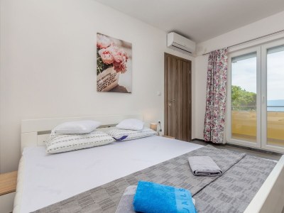 Apartment One bedroom apartment with terrace and sea view Njivice, Krk A-23575-b - Outdoor photo 9