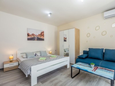 Apartment Studio flat with terrace Njivice, Krk AS-23575-a - Outdoor photo 9