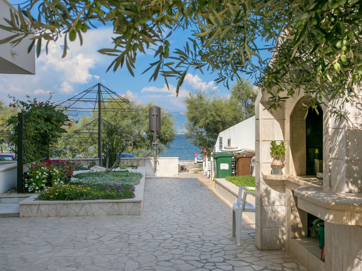 Apartment One bedroom apartment near beach Slatine, Čiovo A-23332-b - Outdoor photo 4