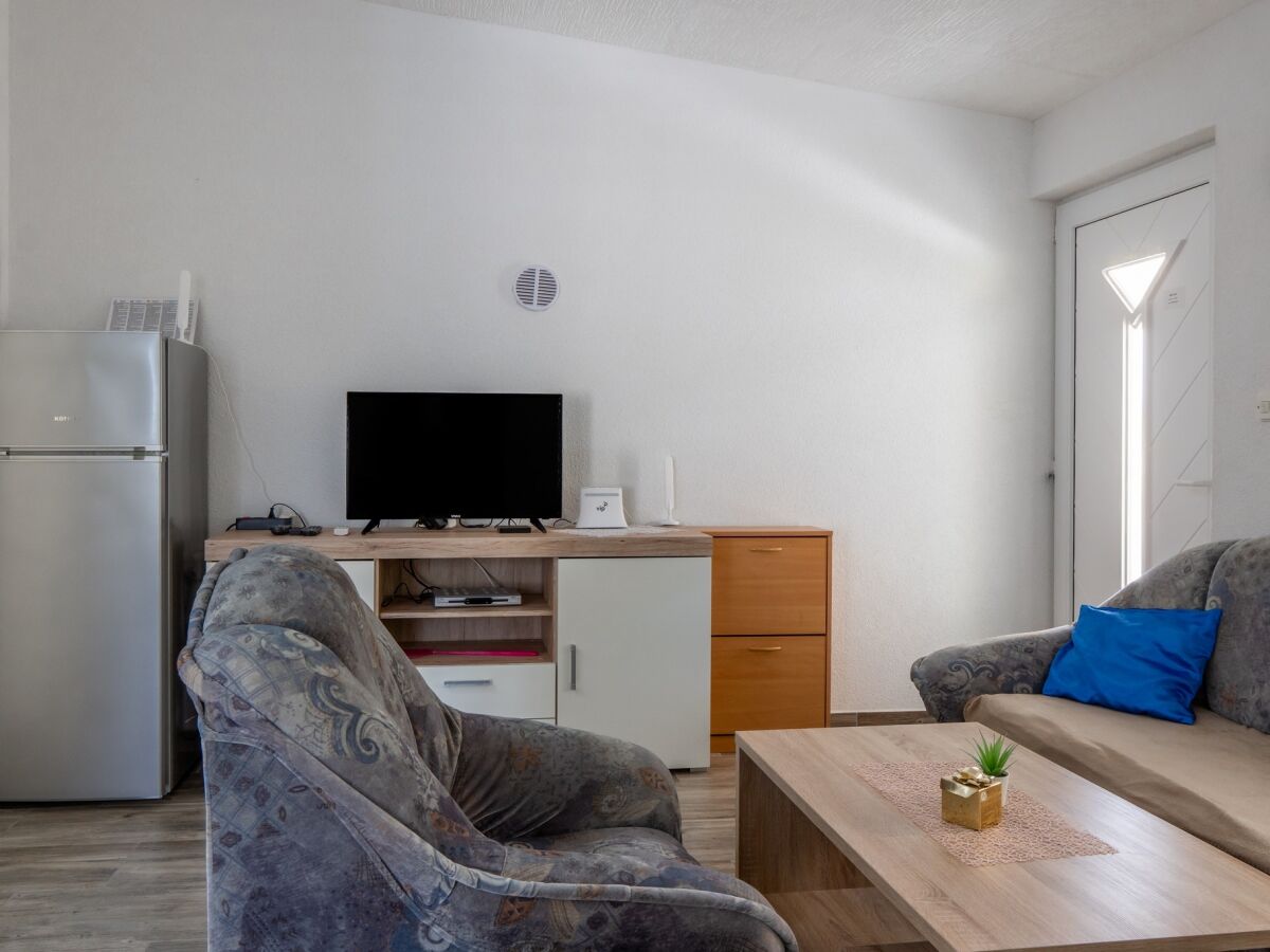 Apartment Two bedroom apartment with balcony Vir A-23334-c - Outdoor photo 5