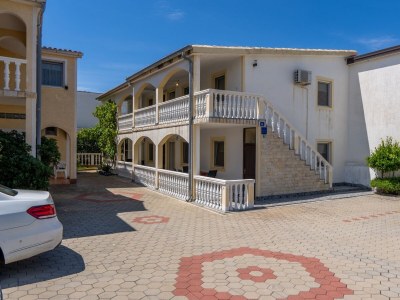Apartment Two bedroom apartment with balcony Vir A-23334-c - Outdoor photo 2