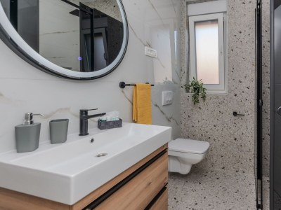 Apartment Two bedroom apartment with balcony and sea view Vir A-23385-a - Outdoor photo 18