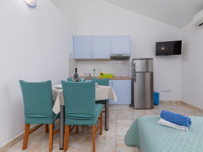 Apartment One bedroom apartment with balcony and sea view Baška Voda, Makarska A-23641-a - Outdoor photo 13