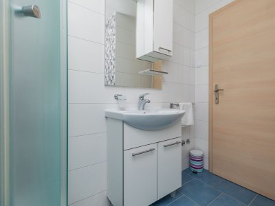 Apartment One bedroom apartment with balcony and sea view Baška Voda, Makarska A-23641-a - Outdoor photo 23