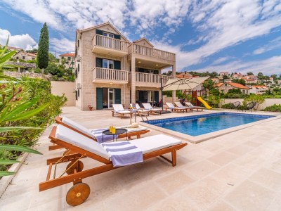 Villa Comfortable and spacious house with terrace and sea view Splitska, Brač K-23815 - Outdoor photo 5