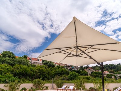 Villa Comfortable and spacious house with terrace and sea view Splitska, Brač K-23815 - Outdoor photo 9