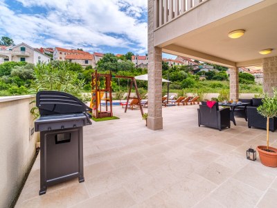 Villa Comfortable and spacious house with terrace and sea view Splitska, Brač K-23815 - Outdoor photo 15