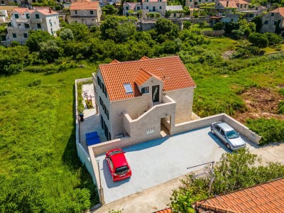 Villa Comfortable and spacious house with terrace and sea view Splitska, Brač K-23815 - Outdoor photo 17