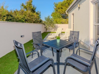 Holiday house Two bedroom house with terrace Vir - Lozice, Vir K-24524 - Outdoor photo 5