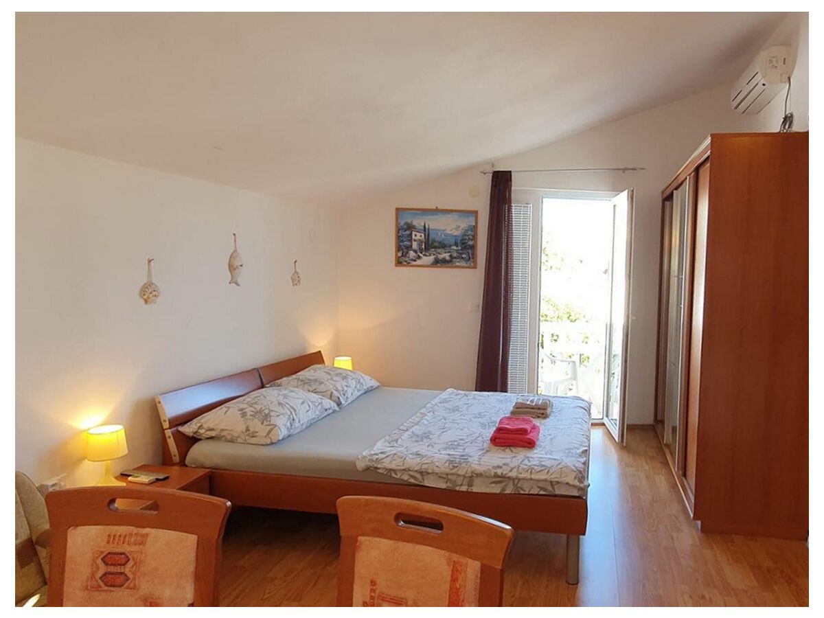 Apartment Studio flat with balcony and sea view Tisno, Murter AS-23720-a