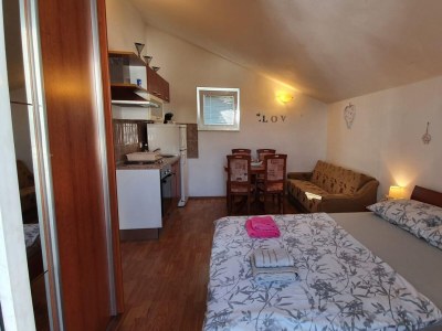 Apartment Studio flat with balcony and sea view Tisno, Murter AS-23720-a - Outdoor photo 9