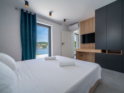 Villa Three bedroom house near beach Sumartin, Brač K-5639 - Outdoor photo 15