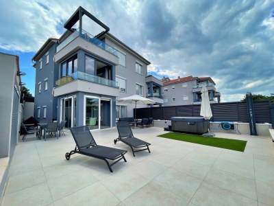 Apartment Two bedroom apartment with terrace and sea view Šilo, Krk A-21242-i - Outdoor photo 37