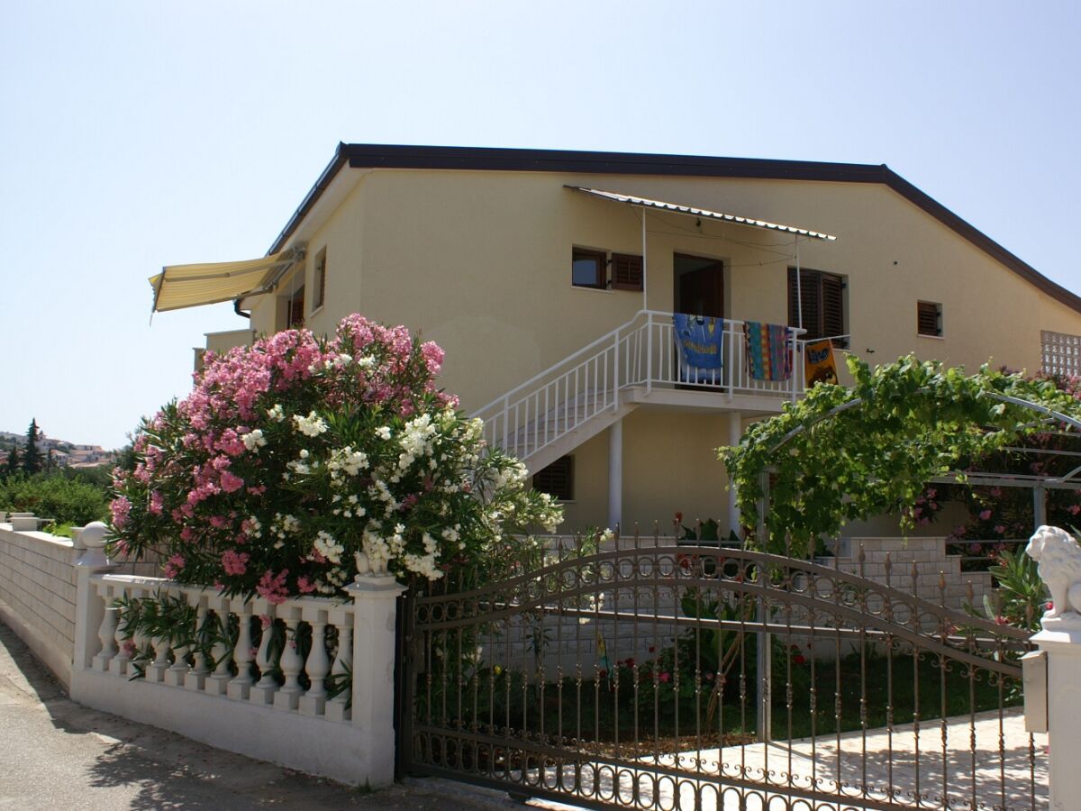 Apartment Apartments with parking space Rogoznica - 4218