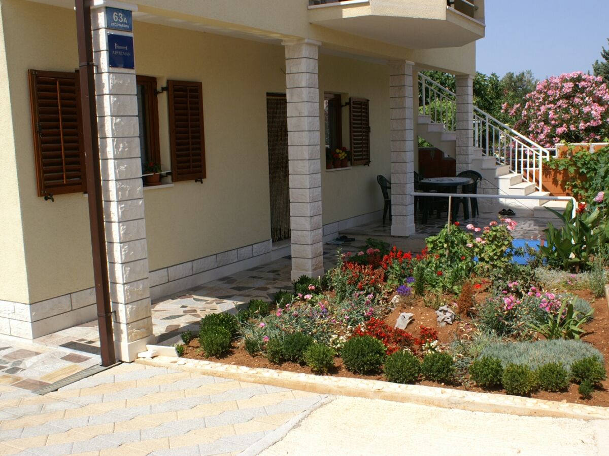 Apartment Apartments with parking space Rogoznica - 4218 - Outdoor photo 4