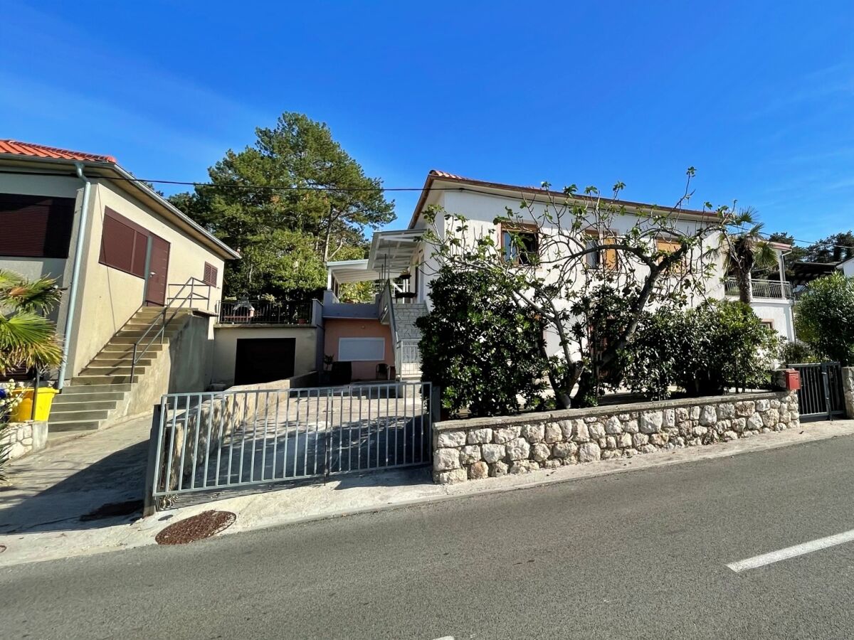 Apartment One bedroom apartment near beach Šilo, Krk A-18686-a - Outdoor photo 4