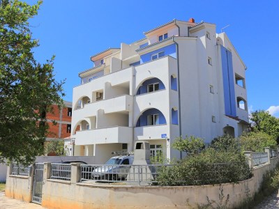 Apartment One bedroom apartment with terrace and sea view Bušinci, Čiovo A-18800-a - Outdoor photo 5