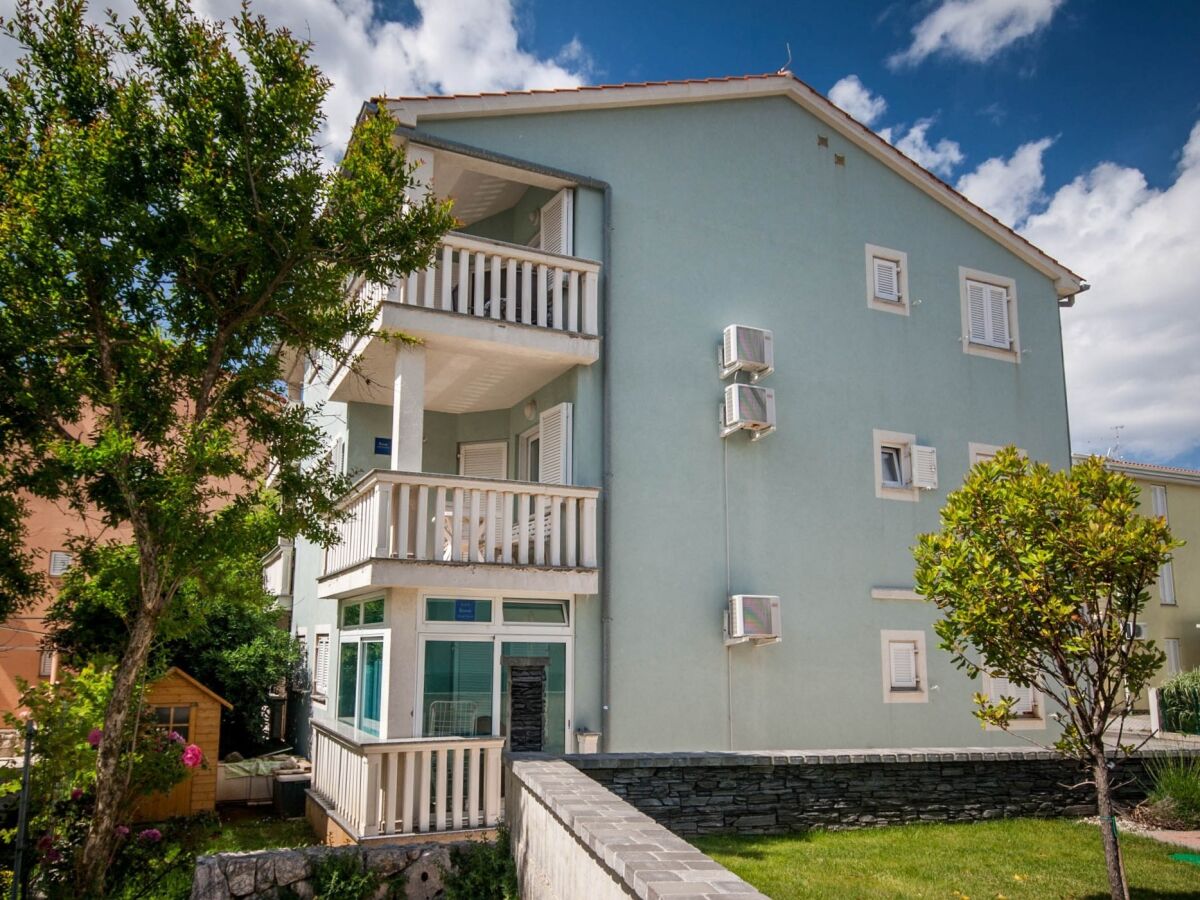 Apartment One bedroom apartment with terrace Baška, Krk A-18880-a