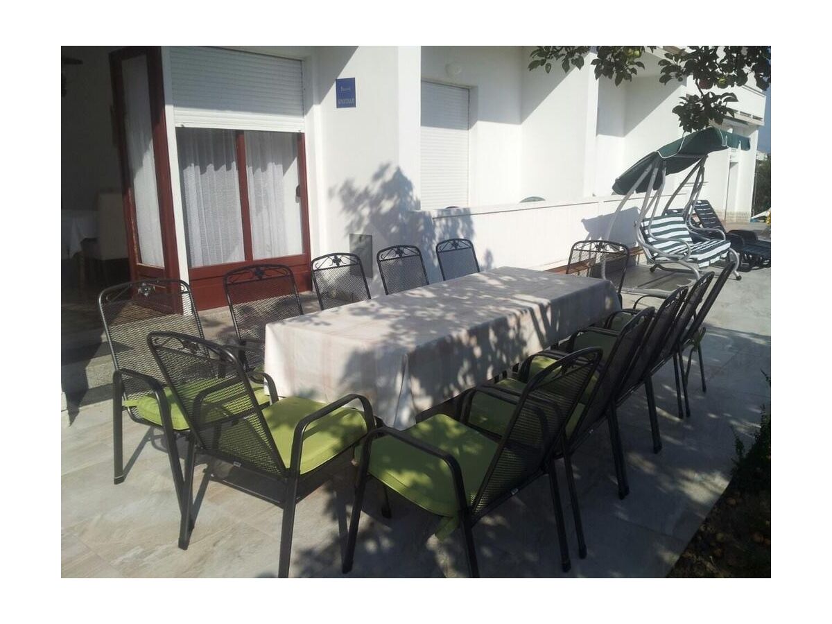 Apartment Four-bedroom apartment with terrace Banjol, Rab A-16645-a