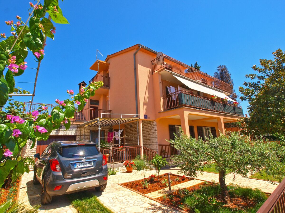 Apartment Two bedroom apartment with terrace and sea view Fažana A-19641-a - Outdoor photo 2