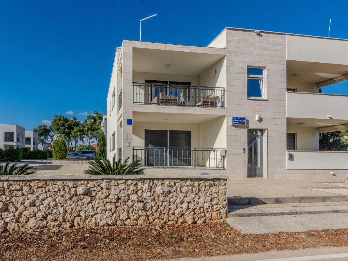 Apartment Two bedroom apartment with terrace Vir A-18519-a - Outdoor photo 2