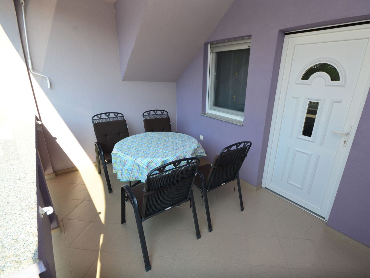 Apartment One bedroom apartment with terrace Vir - Kozjak, Vir A-18556-a
