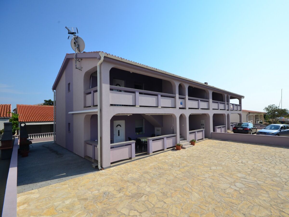 Apartment One bedroom apartment with terrace Vir - Kozjak, Vir A-18556-a - Outdoor photo 2