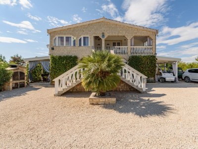 Apartment One bedroom apartment with terrace and sea view Vir - Torovi - Vir - Pedinka, Vir A-18577-a in Vir - Apartment