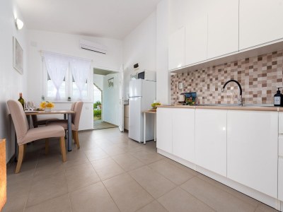 Apartment Two bedroom apartment with terrace Vir - Torovi - Vir - Pedinka, Vir A-18577-b - Outdoor photo 7