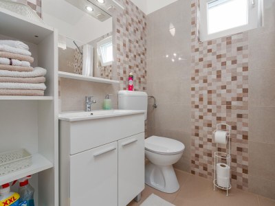 Apartment Two bedroom apartment with terrace Vir - Torovi - Vir - Pedinka, Vir A-18577-b - Outdoor photo 14