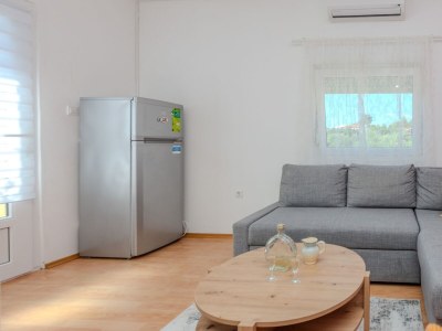 Apartment Two bedroom apartment with balcony Vir A-23519-a - Outdoor photo 4