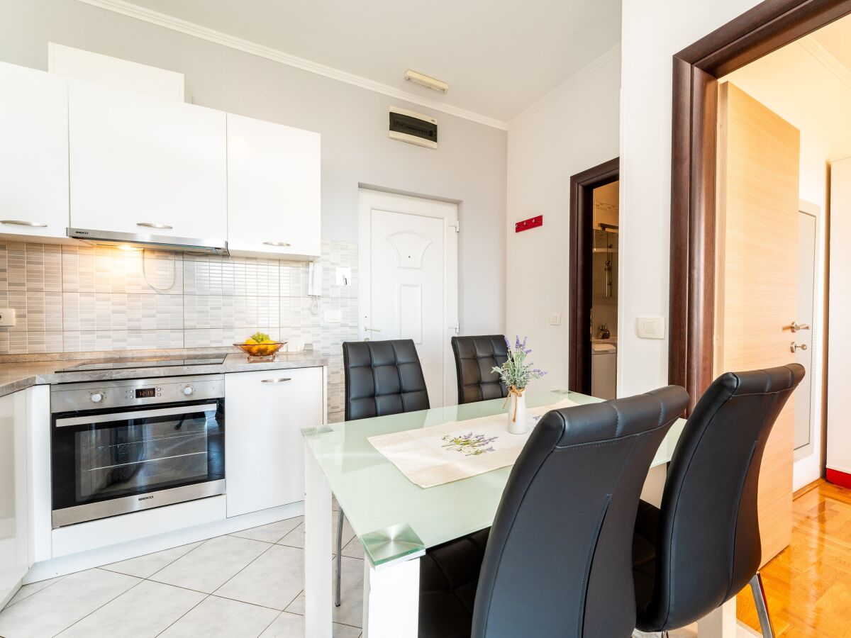 Apartment One bedroom apartment near beach Privlaka, Zadar A-23531-e