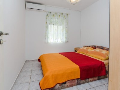 Apartment One bedroom apartment near beach Vir A-21812-a - Outdoor photo 8