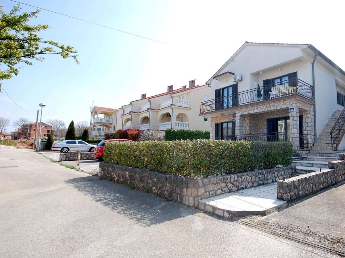 Apartment Three bedroom apartment with terrace Njivice, Krk A-21869-a