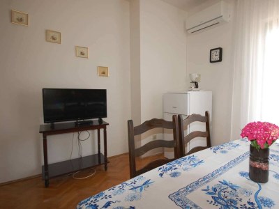 Apartment Three bedroom apartment with terrace Njivice, Krk A-21869-a - Outdoor photo 6